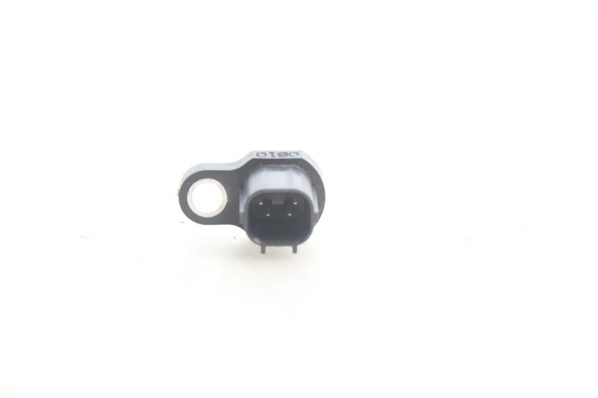 photo de LUCHTDRUKSENSOR YAMAHA FZ8 800 (2010 - 2016) - Andere kijkhoek