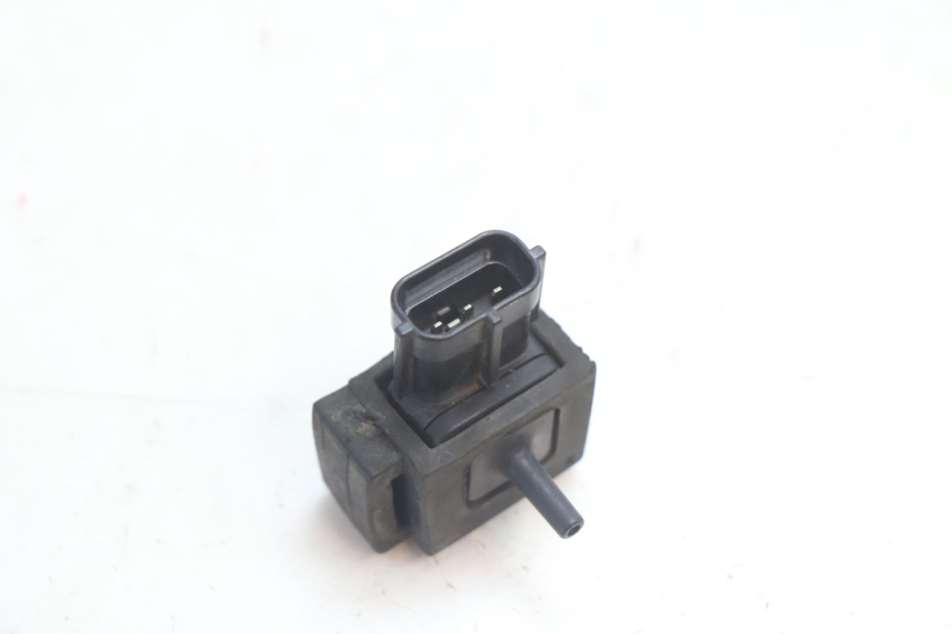 photo de LUCHTDRUKSENSOR SUZUKI GSR 600 (2005 - 2012) - Technische close-up