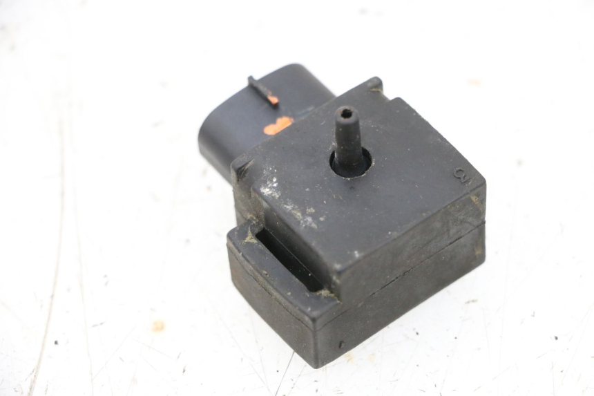 photo de LUCHTDRUKSENSOR SUZUKI GSXR GSX-R 1000 (2003 - 2004) - Detail van het onderdeel