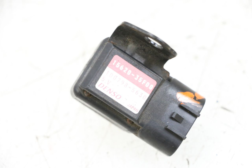 photo de LUCHTDRUKSENSOR SUZUKI GSXR GSX-R 1000 (2003 - 2004) - Detail van het onderdeel