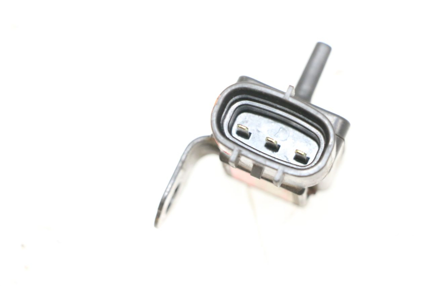 photo de LUCHTDRUKSENSOR SUZUKI GSXR GSX-R 1000 (2003 - 2004) - Andere kijkhoek