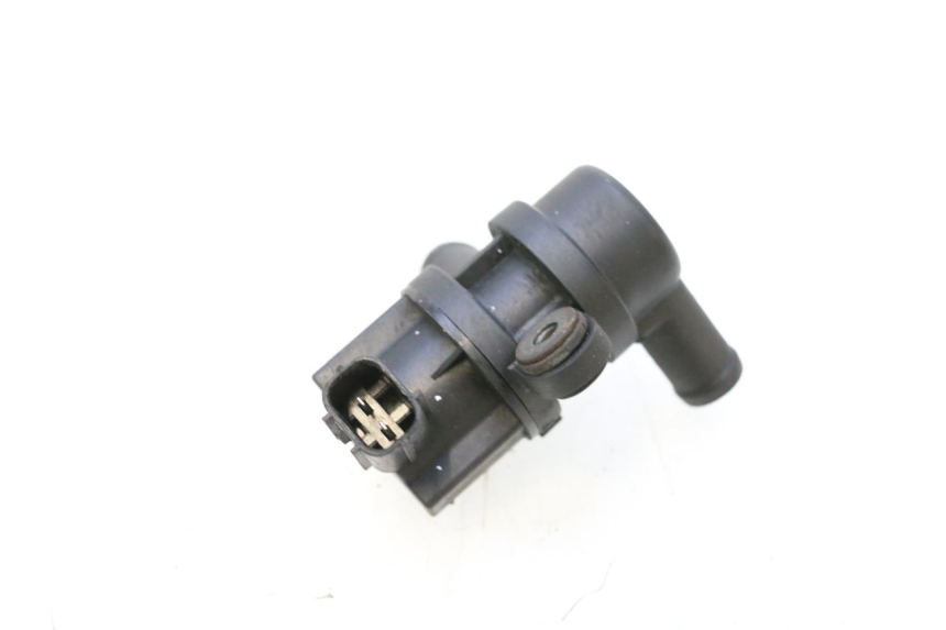 photo de LUCHTDRUKSENSOR SYM GTS EVO 125 (2009 - 2013) - Andere kijkhoek