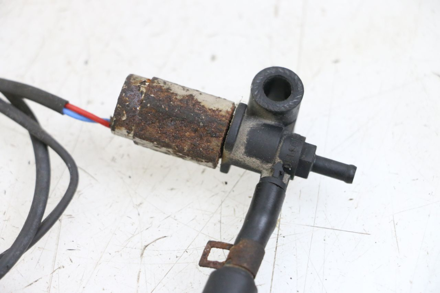 photo de LUCHTDRUKSENSOR EUROCKA R8 4T 50 (2013 - 2022) - Technische close-up