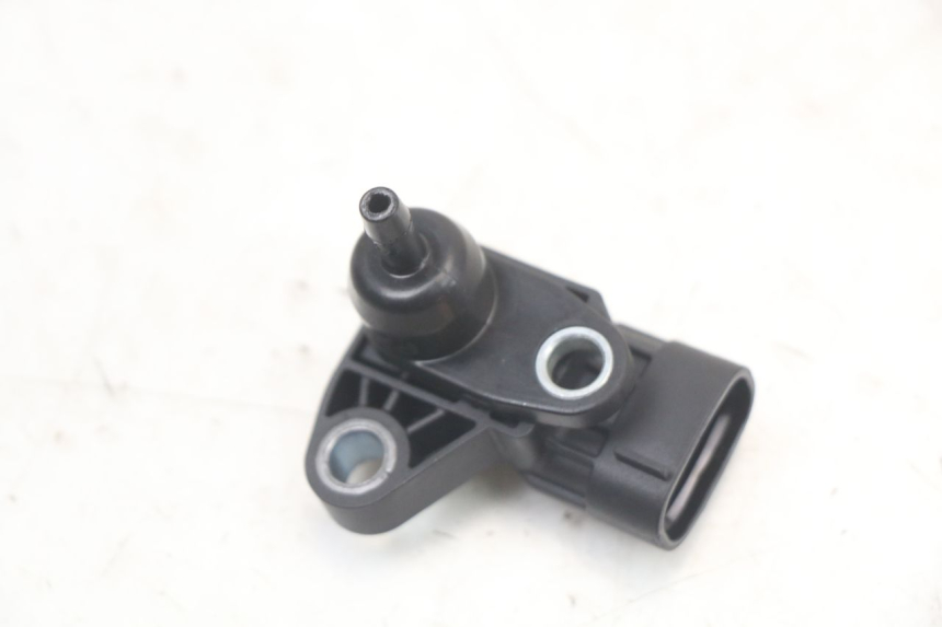 photo de LUCHTDRUKSENSOR ROYAL ENFIELD CONTINENTAL GT 650 (2019 - 2024) - Detail van het onderdeel