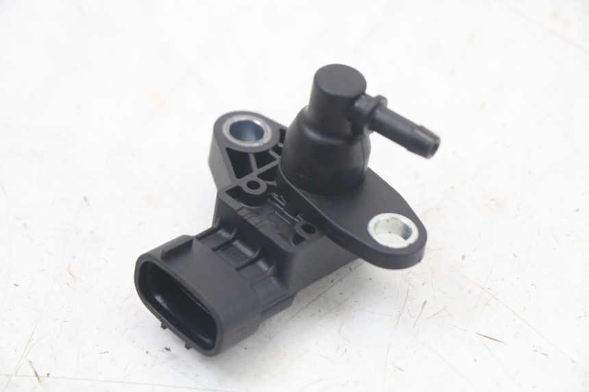 photo de LUCHTDRUKSENSOR ROYAL ENFIELD CONTINENTAL GT 650 (2019 - 2024) - Detail van het onderdeel
