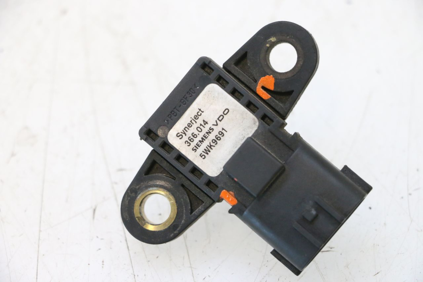 photo de LUCHTDRUKSENSOR PEUGEOT SATELIS COMPRESSOR K15 125 (2006 - 2009) - Detail van het onderdeel