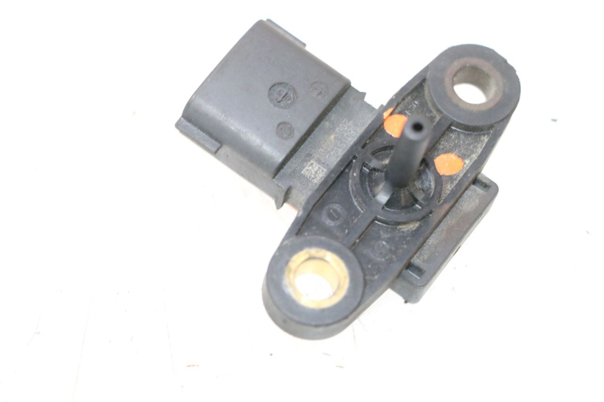 photo de LUCHTDRUKSENSOR PEUGEOT SATELIS COMPRESSOR K15 125 (2006 - 2009) - Technische close-up