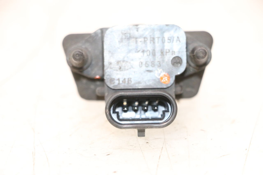 photo de LUCHTDRUKSENSOR DUCATI SS IE DS CARENEE 1000 (2002 - 2006) - Detail van het onderdeel