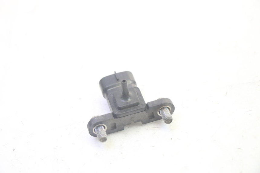 photo de LUCHTDRUKSENSOR YAMAHA TDM ABS 900 (2002 - 2014) - Detail van het onderdeel