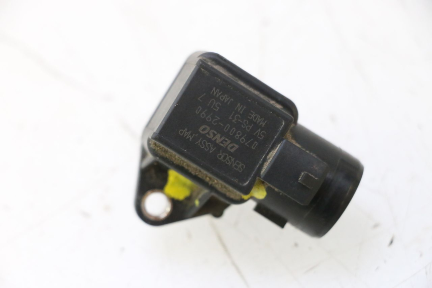 photo de LUCHTDRUKSENSOR HONDA VFR FI RC46 800 (1998 - 2001) - Detail van het onderdeel