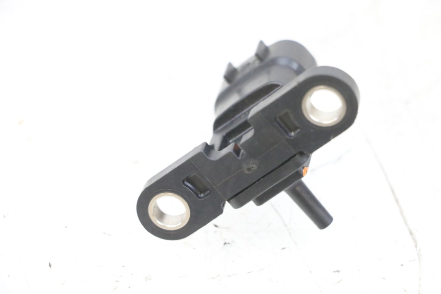 photo de LUCHTDRUKSENSOR YAMAHA XMAX X-MAX 125 (2006 - 2009) - Detail van het onderdeel