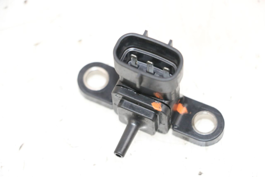 photo de LUCHTDRUKSENSOR YAMAHA XMAX X-MAX 125 (2006 - 2009) - Zoom op gebruiksstaat