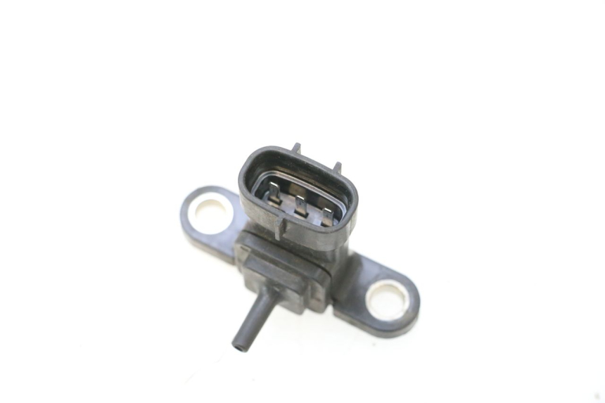 photo de LUCHTDRUKSENSOR YAMAHA X-MAX XMAX 125 (2010 - 2013) - Andere kijkhoek