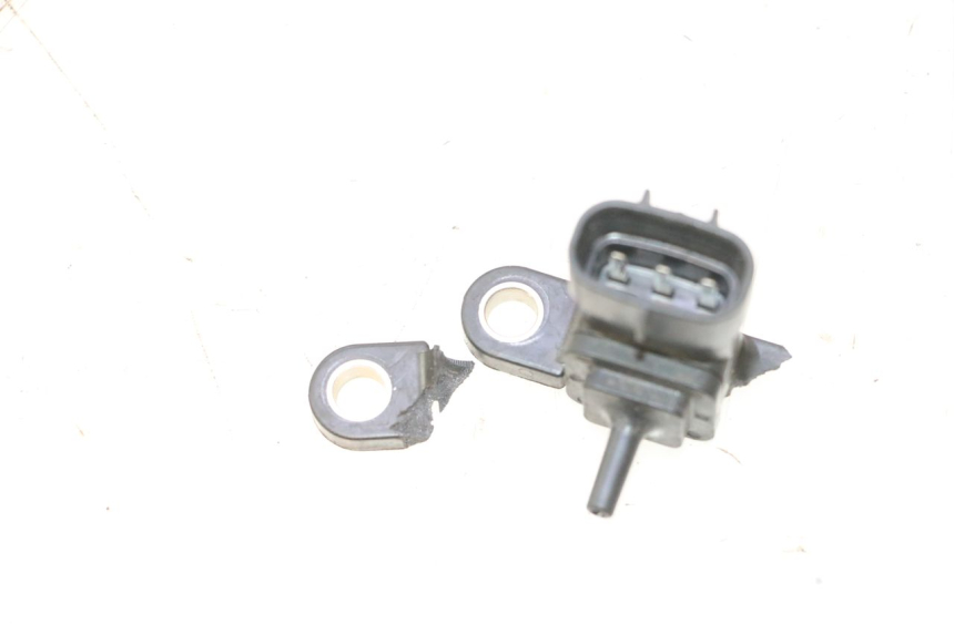 photo de LUCHTDRUKSENSOR YAMAHA XMAX X-MAX 125 (2006 - 2009) - Zoom op gebruiksstaat