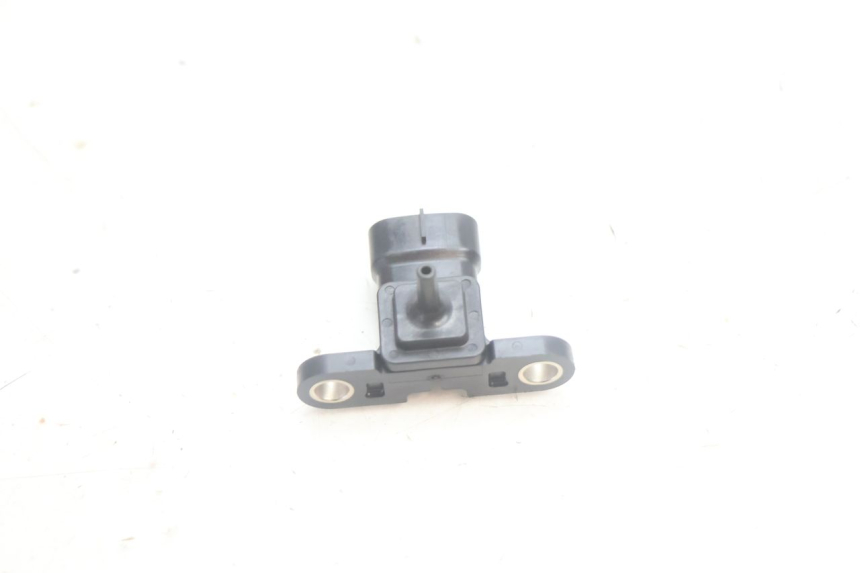 photo de LUCHTDRUKSENSOR YAMAHA XMAX X-MAX 125 (2006 - 2009) - Detail van het onderdeel