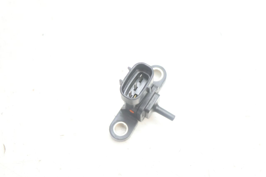 photo de LUCHTDRUKSENSOR YAMAHA XMAX X-MAX 125 (2006 - 2009) - Andere kijkhoek