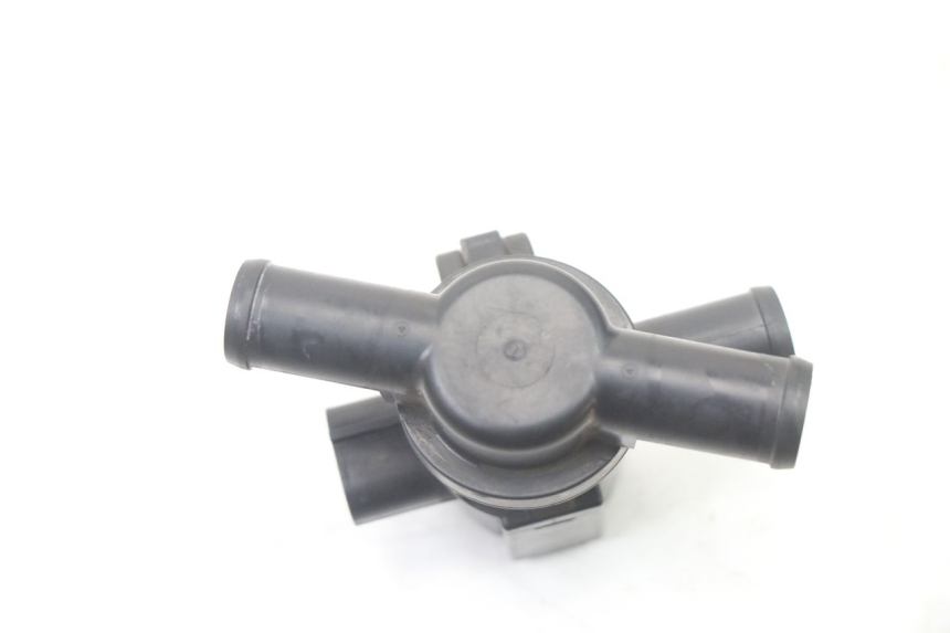 photo de LUCHTDRUKSENSOR YAMAHA XJ6 600 (2008 - 2016) - Andere kijkhoek