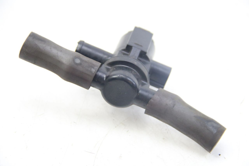 photo de LUCHTDRUKSENSOR KAWASAKI Z ABS 1000 (2014 - 2020) - Andere kijkhoek