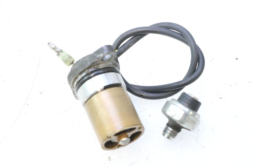 photo de OLIEDRUKSENSOR SUZUKI BURGMAN EXECUTIVE ABS 650 (2006 - 2012) - Hoofdaanzicht