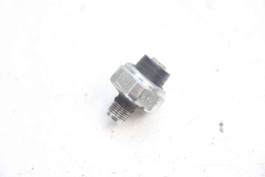photo de OLIEDRUKSENSOR SUZUKI BURGMAN EXECUTIVE ABS 650 (2006 - 2012) - Detail van het onderdeel