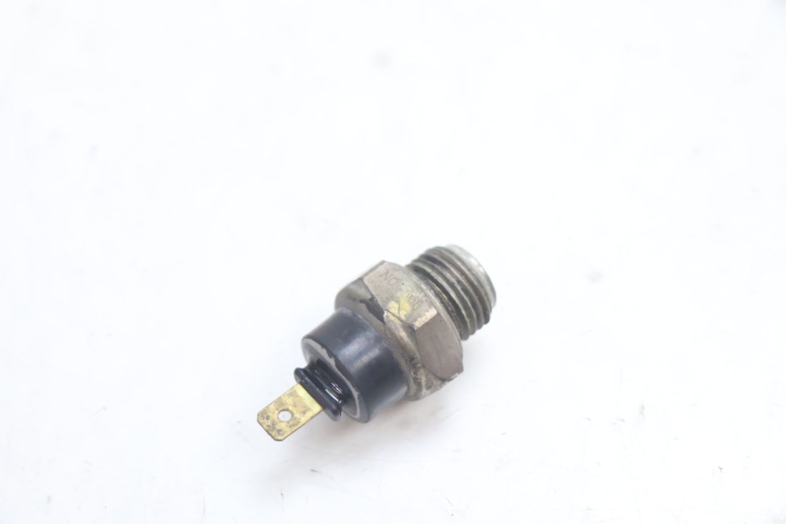 photo de OLIEDRUKSENSOR HONDA CB F HORNET 600 (2005 - 2006) - Detail van het onderdeel