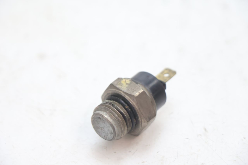 photo de OLIEDRUKSENSOR HONDA CB F HORNET 600 (2005 - 2006) - Zoom op gebruiksstaat