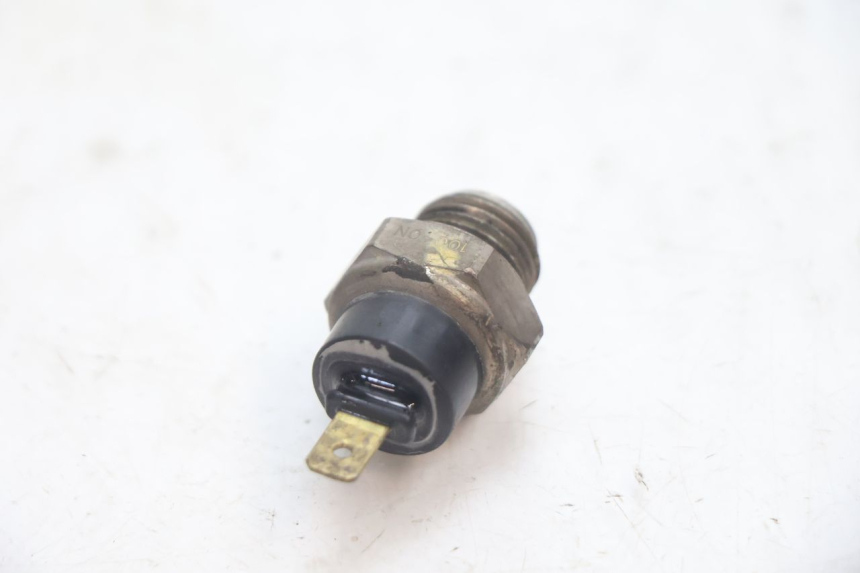 photo de OLIEDRUKSENSOR HONDA CB F HORNET 600 (2005 - 2006) - Andere kijkhoek