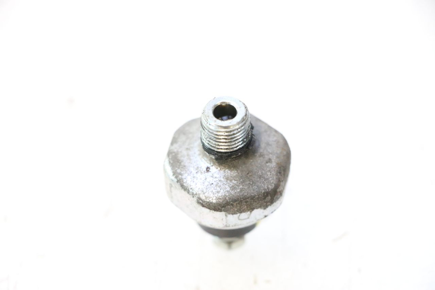 photo de OLIEDRUKSENSOR HONDA FJS SILVER WING SILVERWING 400 (2005 - 2008) - Detail van het onderdeel