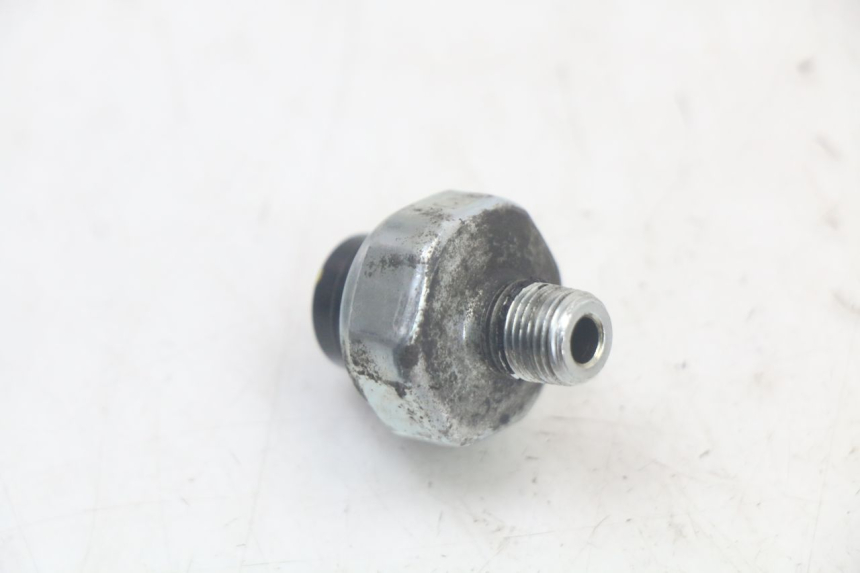 photo de OLIEDRUKSENSOR REMMEN HONDA FJS SILVERWING SILVER WING 600 (2001 - 2010) - Andere kijkhoek