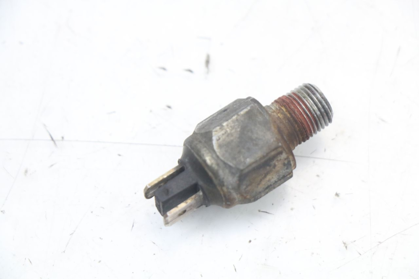 photo de OLIEDRUKSENSOR REMMEN HARLEY DAVIDSON SPORTSTER XL CUSTOM 883 (1999 - 2006) - Detail van het onderdeel