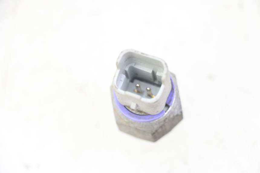 photo de OLIEDRUKSENSOR REMMEN PIAGGIO IE MP3 YOURBAN 300 (2011 - 2016) - Zoom op gebruiksstaat