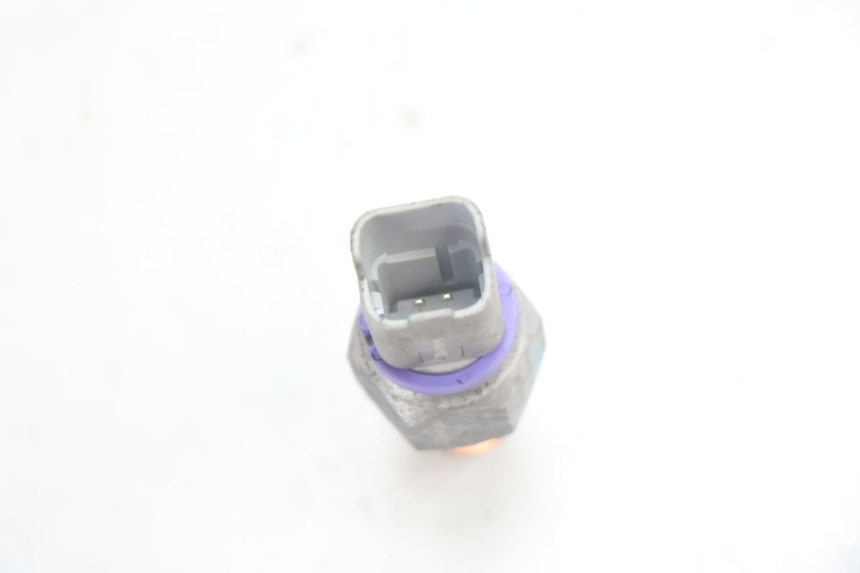 photo de REMMOLIEDRUKSENSOR PIAGGIO MP3 HPE 530 (2022 - 2026) - Technische close-up