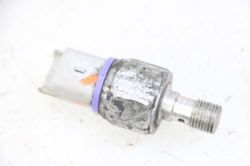 photo de OLIEDRUKSENSOR REMMEN PIAGGIO MP3 LT 300 (2010 - 2016) - Hoofdaanzicht