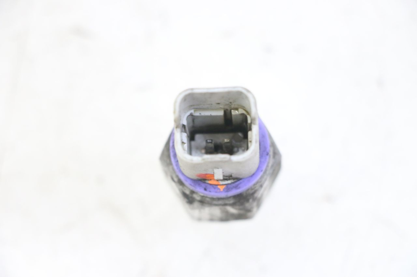 photo de OLIEDRUKSENSOR REMMEN PIAGGIO MP3 LT 300 (2010 - 2016) - Zoom op gebruiksstaat