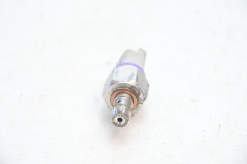 photo de OLIEDRUKSENSOR REMMEN PIAGGIO MP3 LT 300 (2010 - 2016) - Andere kijkhoek