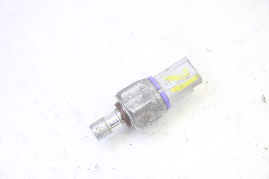 photo de OLIEDRUKSENSOR REMMEN PIAGGIO MP3 500 (2016 - 2018) - Detail van het onderdeel