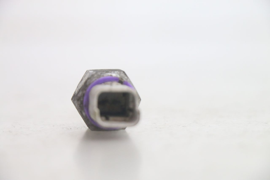 photo de OLIEDRUKSENSOR REMMEN PIAGGIO MP3 125 (2006 - 2014) - Andere kijkhoek
