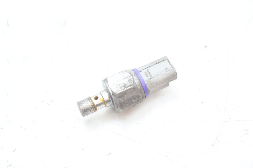 photo de OLIEDRUKSENSOR REMMEN PIAGGIO MP3 500 (2016 - 2018) - Detail van het onderdeel