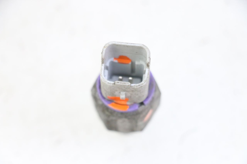 photo de OLIEDRUKSENSOR REMMEN PIAGGIO MP3 125 (2006 - 2014) - Andere kijkhoek