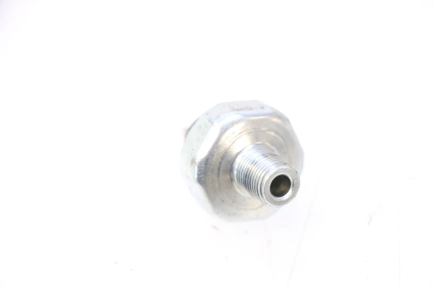 photo de OLIEDRUKSENSOR SUZUKI GSF N BANDIT 1200 (2001 - 2005) - Detail van het onderdeel