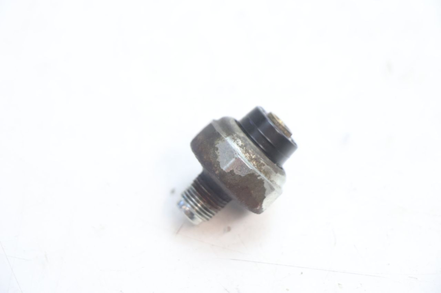 photo de OLIEDRUKSENSOR SUZUKI SV S 650 (1999 - 2002) - Zoom op gebruiksstaat