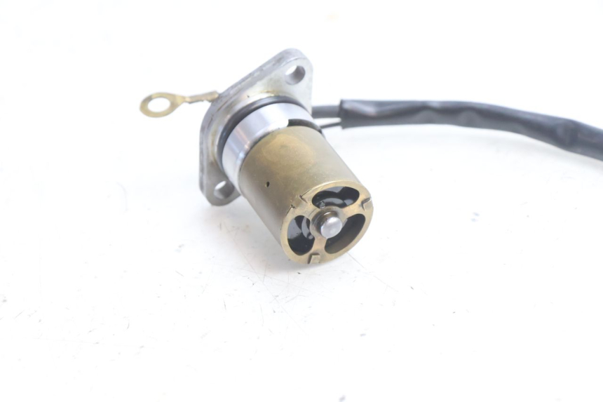 photo de OLIEDRUKSENSOR YAMAHA TDM ABS 900 (2002 - 2014) - Andere kijkhoek