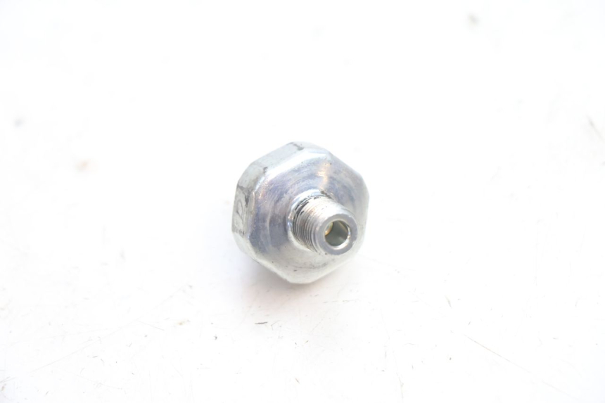 photo de OLIEDRUKSENSOR HONDA VFR FI RC46 800 (1998 - 2001) - Andere kijkhoek