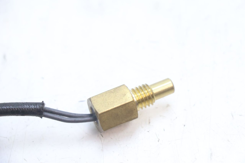 photo de MOTORTEMPERATUURSENSOR PEUGEOT KISBEE 2T 50 (2018 - 2022) - Andere kijkhoek