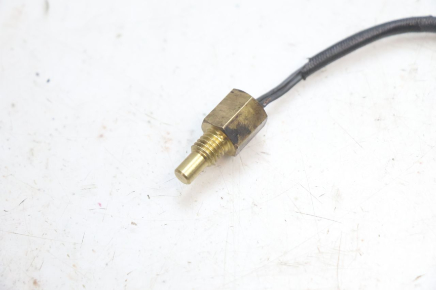 photo de MOTORTEMPERATUURSENSOR PEUGEOT KISBEE 4T 50 (2018 - 2022) - Detail van het onderdeel