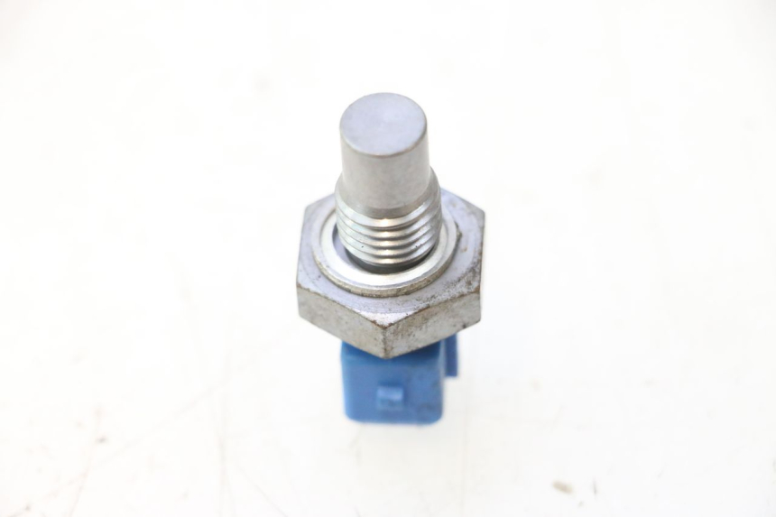 photo de MOTOR TEMPERATUURSENSOR PIAGGIO LIBERTY IGET S 125 (2016 - 2020) - Detail van het onderdeel