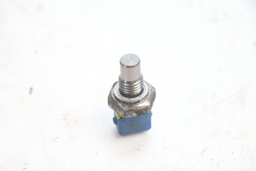 photo de MOTOR TEMPERATUURSENSOR PIAGGIO ZIP 4T 50 (2018 - 2020) - Zoom op gebruiksstaat