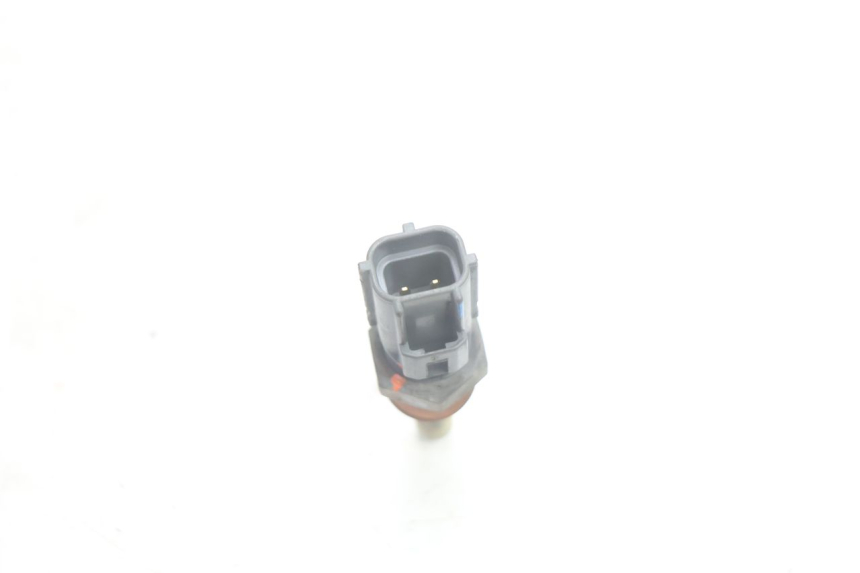 photo de WATERTEMPERATUURSENSOR SUZUKI BURGMAN EXECUTIVE ABS 650 (2006 - 2012) - Zoom op gebruiksstaat