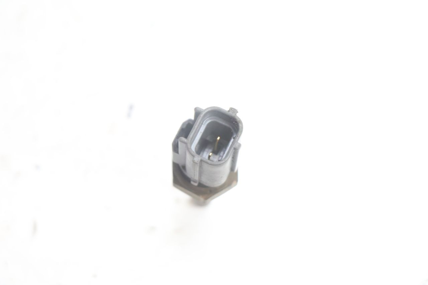 photo de WATERTEMPERATUURSENSOR SUZUKI BURGMAN EXECUTIVE ABS 650 (2006 - 2012) - Zoom op gebruiksstaat