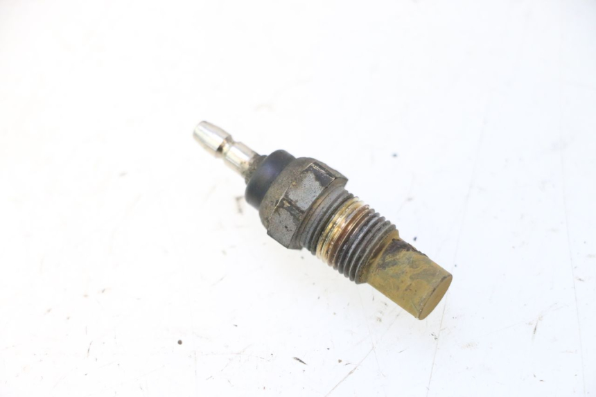 photo de WATERTEMPERATUURSENSOR HONDA FES PANTHEON 2T 125 (1998 - 2002) - Zoom op gebruiksstaat